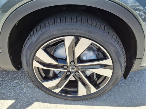 New 2026 Volvo XC40 B4 Plus w/ Protection Package Premier image 9