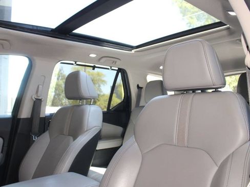 Used 2024 Honda Pilot Touring image 25