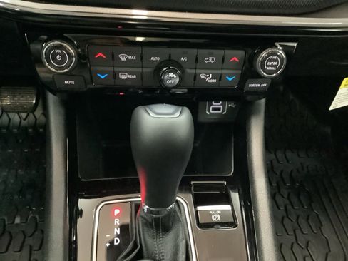 New 2026 Jeep Compass Latitude w/ Sun and Sound Group AWD/4WD image 22