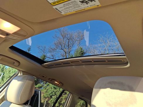 Used 2011 Mercedes-Benz GL 550 4MATIC image 12