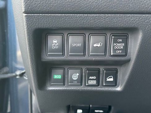 Used 2015 Nissan Rogue SV w/ SV Premium Package image 30