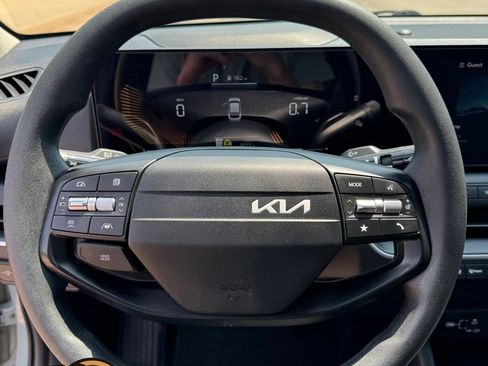 Used 2025 Kia K4 FWD image 17