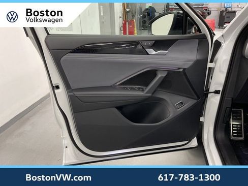 New 2026 Volkswagen Tiguan SE R-Line image 27