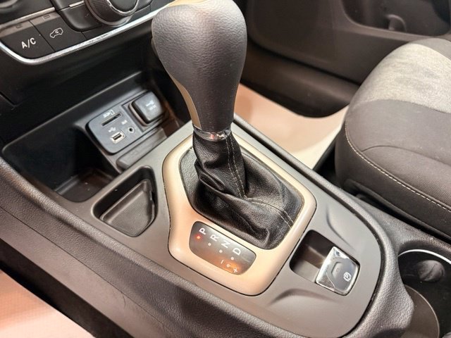 Used 2014 Jeep Cherokee Latitude FWD image 14