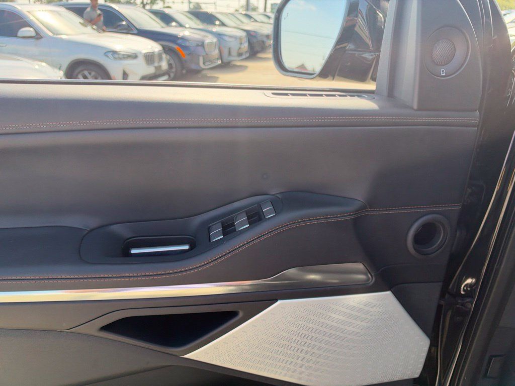 Used 2025 Lincoln Navigator Black Label AWD/4WD image 15