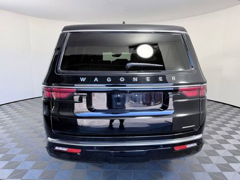 Used 2024 Jeep Wagoneer L Series II image 4