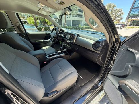 Used 2017 Toyota Tacoma SR RWD image 22