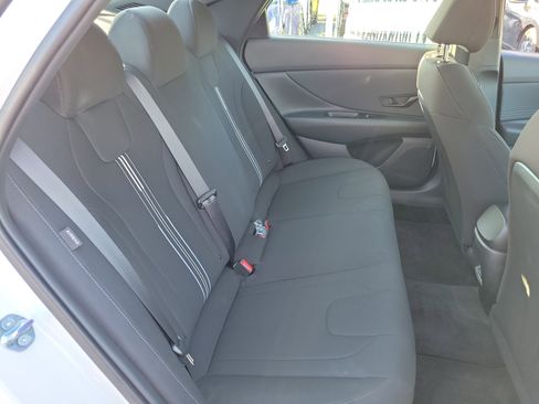 Certified 2025 Hyundai Elantra Sport image 20