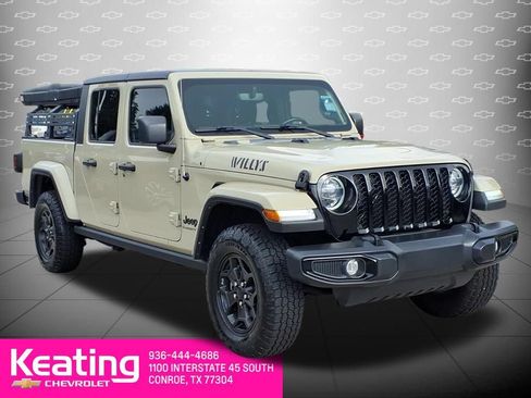 Used 2022 Jeep Gladiator Sport AWD/4WD image 3