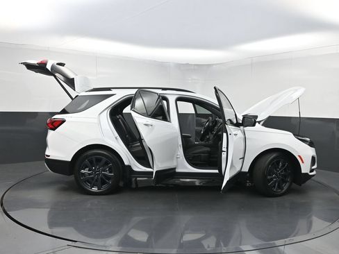 Used 2024 Chevrolet Equinox RS FWD image 33