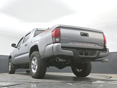 Used 2020 Toyota Tacoma SR image 33