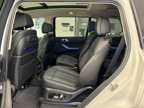 Used 2022 BMW X7 xDrive40i w/ Luxury Seating Package image 29