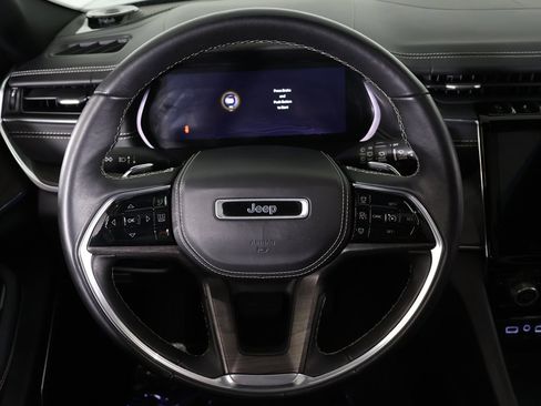 Used 2022 Jeep Grand Cherokee Overland w/ Luxury Tech Group IV image 49