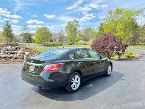 Used 2013 Nissan Altima 2.5 SL w/ Technology Pkg FWD image 5