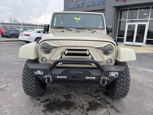 Used 2018 Jeep Wrangler Unlimited Sahara image 11