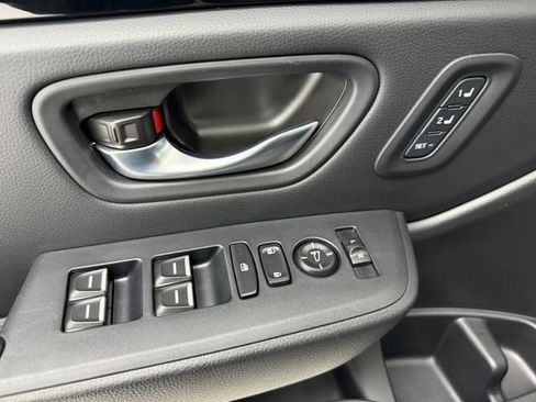 Used 2025 Honda Pilot Touring image 28