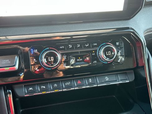 Used 2024 GMC Sierra 1500 AT4 w/ Technology Package image 18