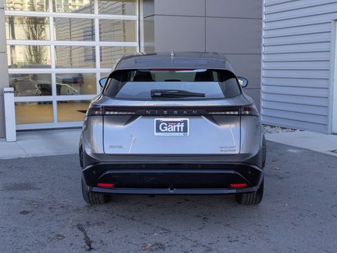 Used 2023 Nissan Ariya AWD image 7