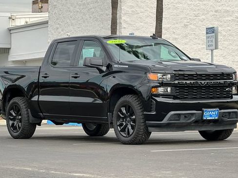 Used 2022 Chevrolet Silverado 1500 Custom w/ Safety Confidence Package RWD image 2