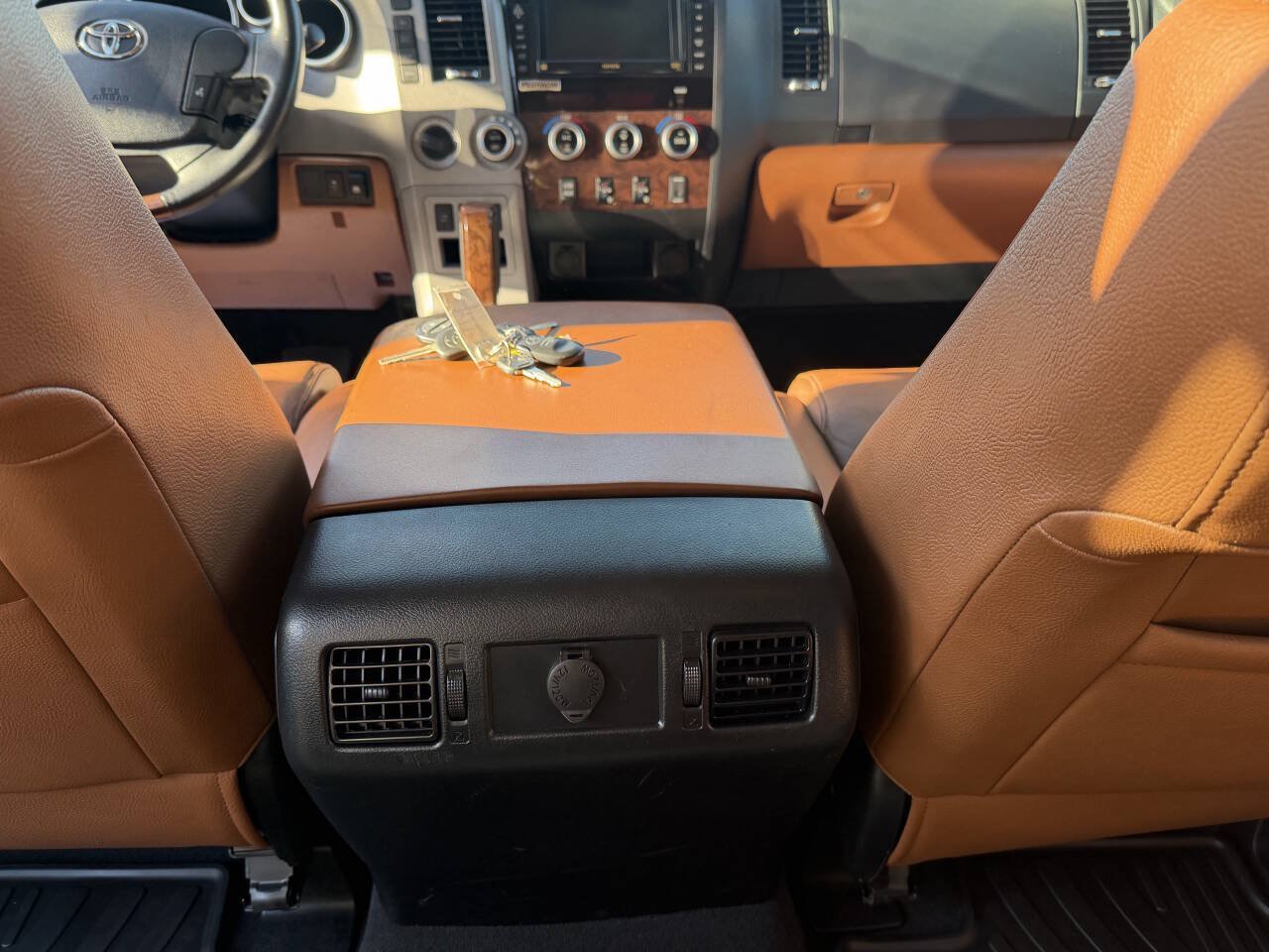 Used 2012 Toyota Tundra Limited w/ Platinum Pkg AWD/4WD image 19