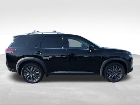Used 2023 Nissan Pathfinder SL w/ SL Premium Package AWD/4WD image 9