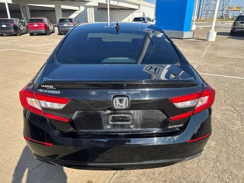 Used 2018 Honda Accord Sport image 3
