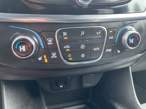 Used 2023 Chevrolet Traverse LT w/ Midnight/Sport Edition AWD/4WD image 32