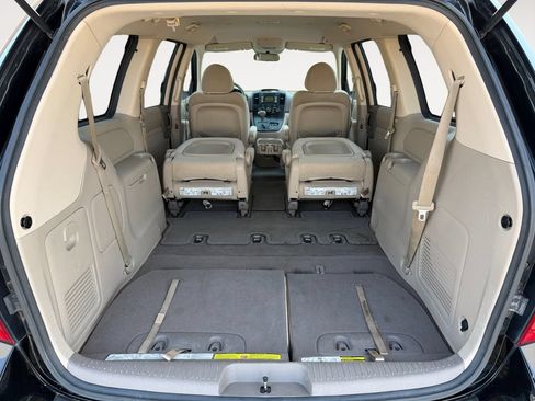 Used 2010 Kia Sedona LX FWD image 23