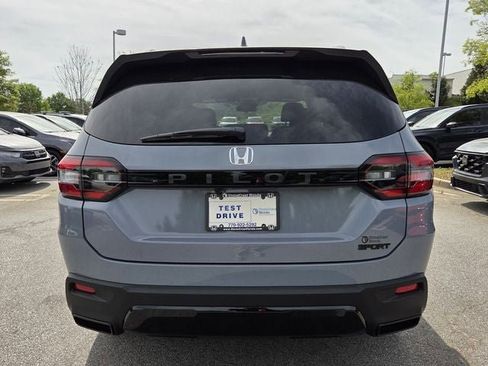 New 2026 Honda Pilot Sport image 4