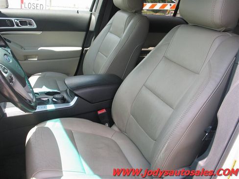 Used 2013 Ford Explorer XLT AWD/4WD image 5