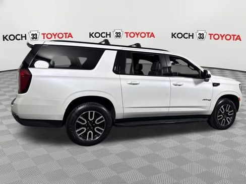 Used 2021 GMC Yukon XL AT4 w/ Technology Package AWD/4WD image 9