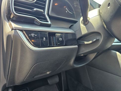 Used 2023 Kia Sportage EX FWD image 21