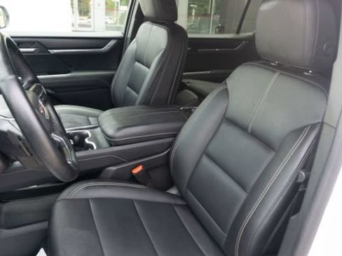Used 2024 GMC Acadia Elevation FWD image 16
