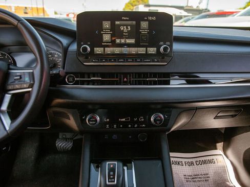 Used 2024 Mitsubishi Outlander SE Black Edition FWD image 15