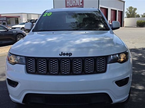 Used 2020 Jeep Grand Cherokee Altitude RWD image 2