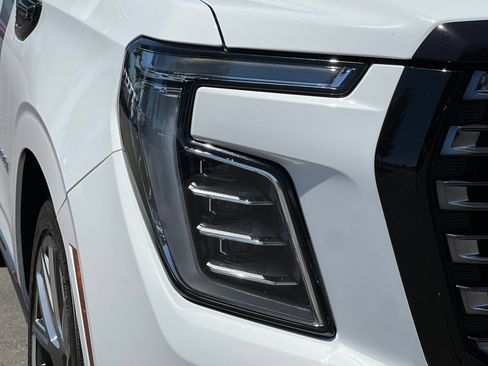 Used 2025 GMC Yukon Denali Ultimate AWD/4WD image 44