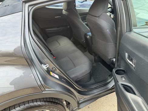 Used 2018 Toyota C-HR XLE image 16