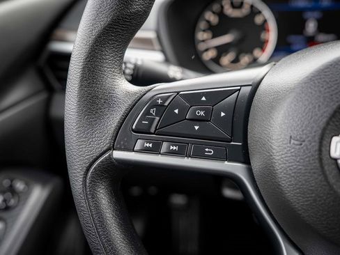 Used 2024 Nissan Altima 2.5 SV image 26