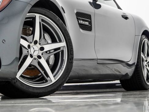 Used 2018 Mercedes-Benz AMG GT Roadster image 4