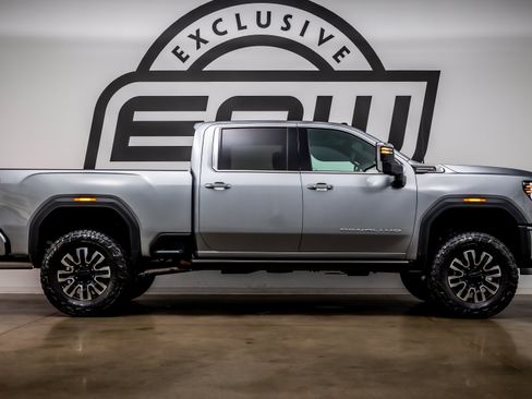 Used 2026 GMC Sierra 2500 Denali Ultimate AWD/4WD image 9