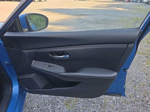 Used 2025 Nissan Sentra SV FWD image 22