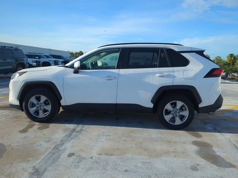 Used 2019 Toyota RAV4 XLE w/ Convenience Package AWD/4WD image 7