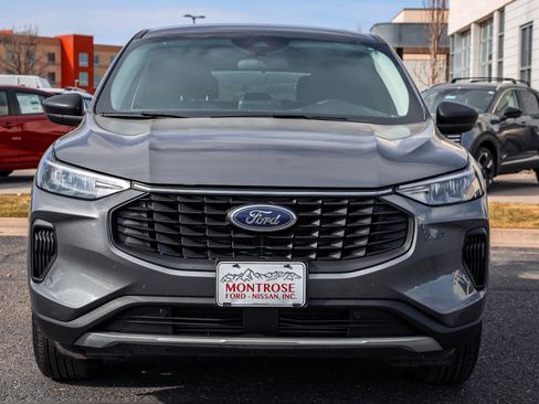Used 2024 Ford Escape Active AWD/4WD image 2