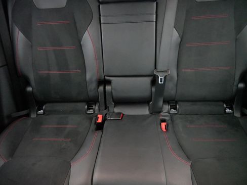 Used 2020 Mercedes-Benz GLB 250 4MATIC image 13