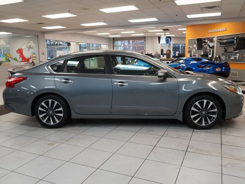Used 2016 Nissan Altima 2.5 SL w/ 2.5 Technology w/LED Package image 13