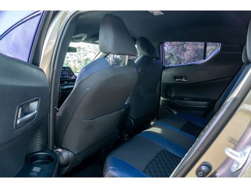 Used 2021 Toyota C-HR XLE FWD image 12