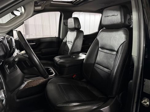 Used 2019 GMC Sierra 1500 Denali w/ Denali Ultimate Package AWD/4WD image 19
