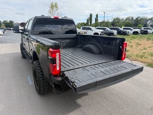 Used 2023 Ford F350 Lariat w/ Lariat Ultimate Package AWD/4WD image 11