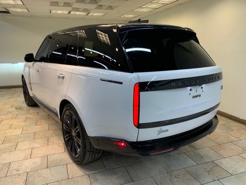 Used 2023 Land Rover Range Rover Long Wheelbase SE AWD/4WD image 10