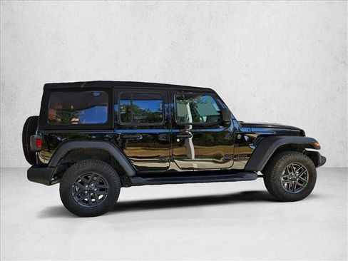 Used 2024 Jeep Wrangler Unlimited Sport AWD/4WD image 4